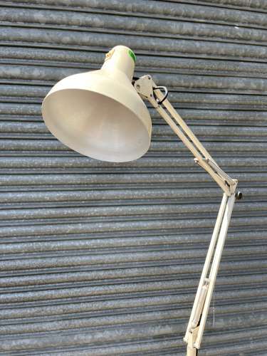 Light On Castors