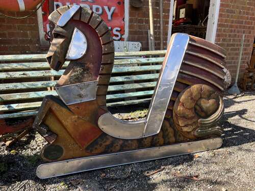 Fairground Chariot Side