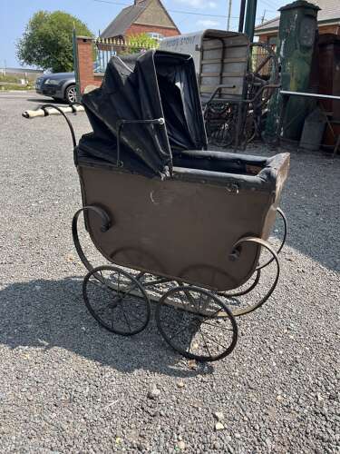 Victorian Dolls Pram