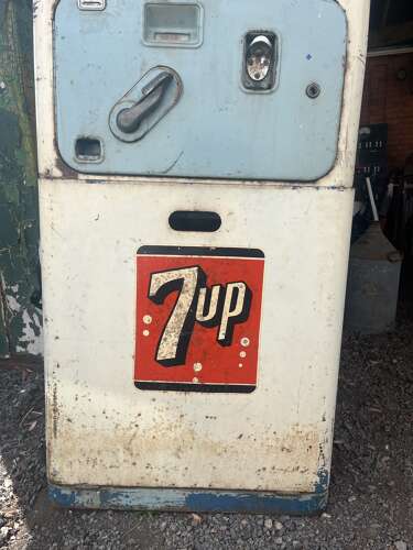 7up Drinks Dispenser