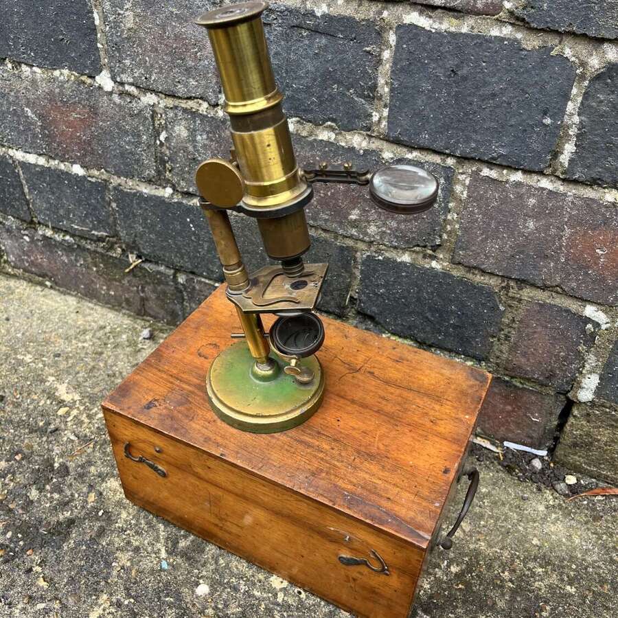 Microscope