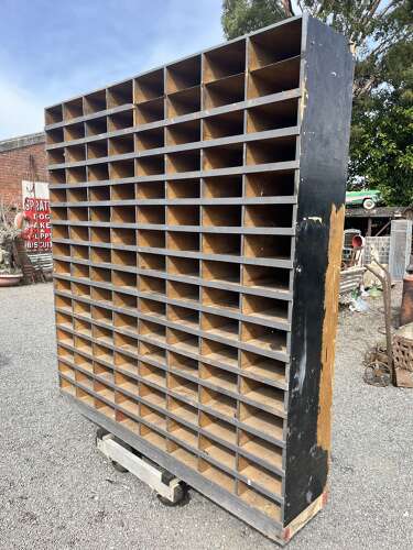Pigeon Hole Shelving