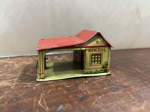 Tinplate Garage