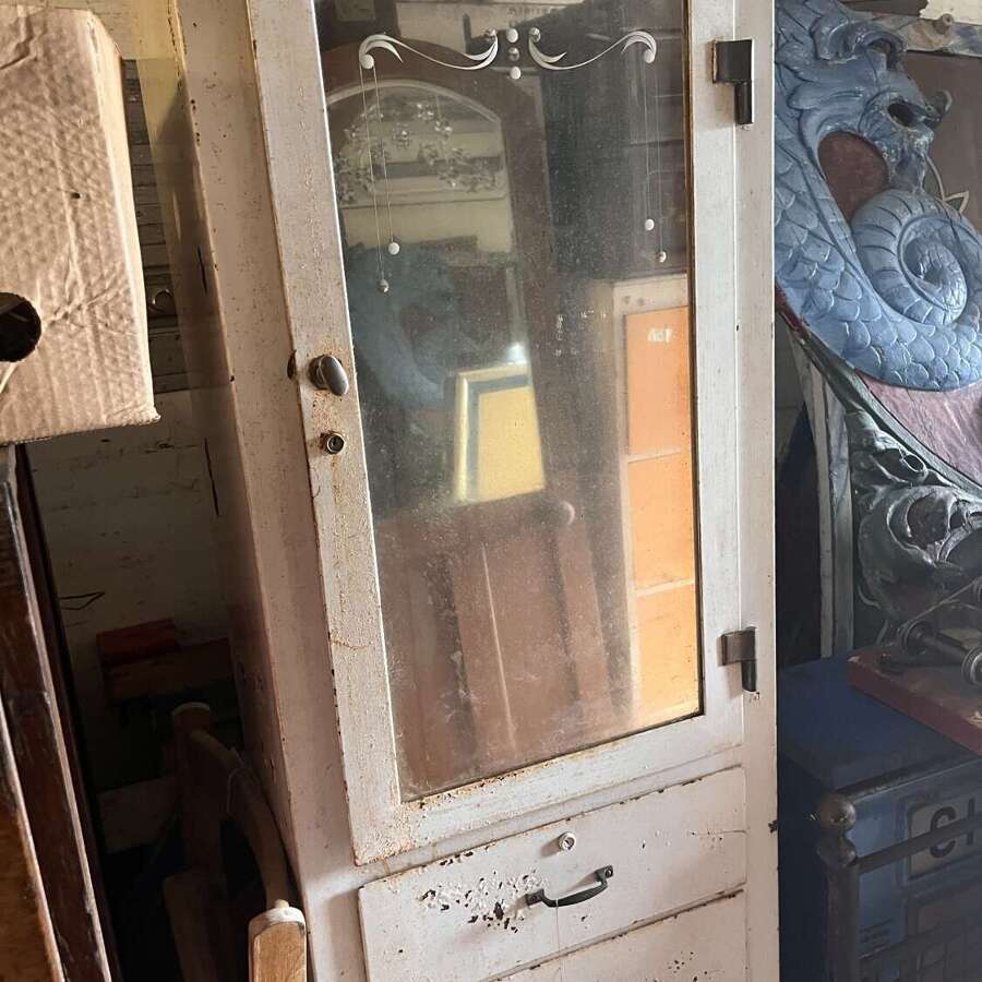 Metal medicine cabinet