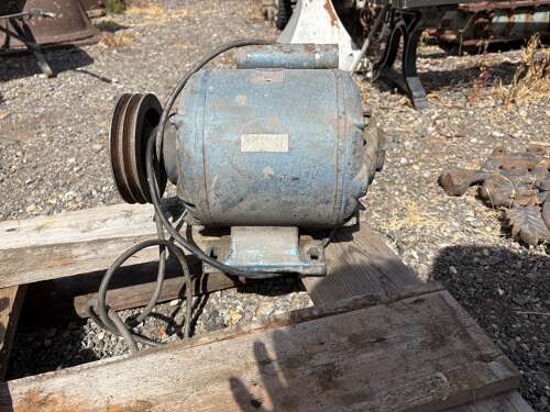 Compton Parkinson Electric Motor 1.5 HP Single Phase 1400 RPM