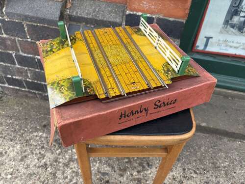 Hornby No.2 Level Crossing